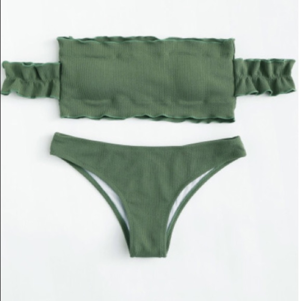Green Zaful suit - Picture 1 of 3
